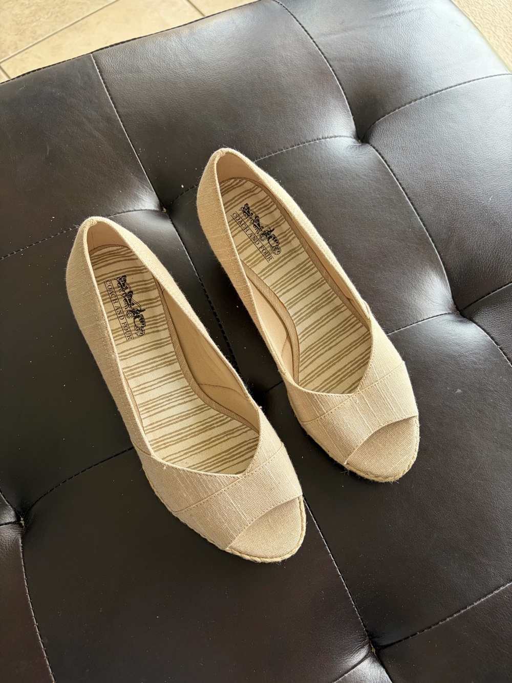 Coach and Four Womens Size 8 Beige Fabric Peep Toe Espadrille Wedge Shoes